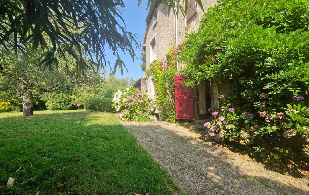 AGENCE IMMO COUR ET JARDIN : Maison / Villa | LUBERSAC (19210) | 232 m2 | 180 000 € 